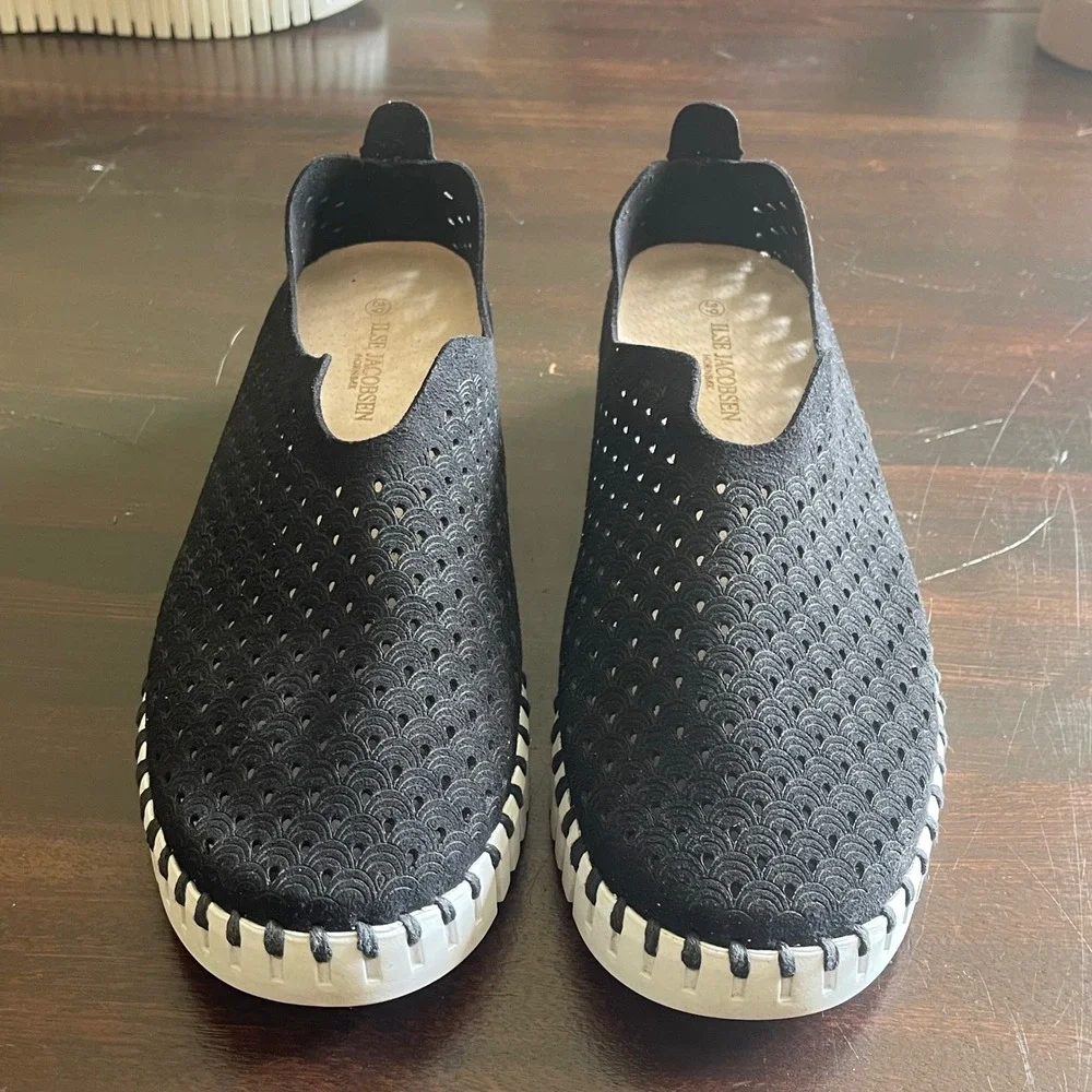 Ilse Jacobsen Tulip 139 Black Perforated Slip On Sneakers Women 39 EU / 8.5 US‎